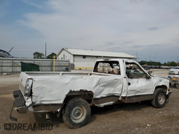 1996 Chevrolet Silverado 1500 with VIN 1GCEC14M5TZ124085, listed as a Copart auction lot 59532234 with 137,619 mi miles and Non Repairable. Bid and sale history available at DreamBid. Image 3.