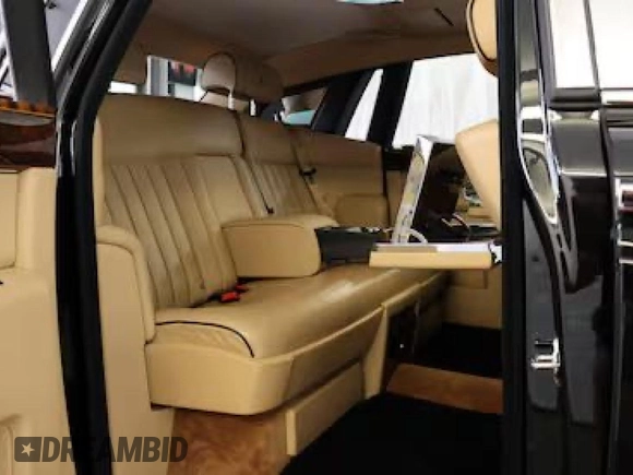 2007 Rolls-Royce Phantom z VIN SCA1S68547UX08XXX, wystawiony jako Copart lot #59255705 z przebiegiem 27 777 mil mil oraz Tytuł czysty. Historia ofert i sprzedaży dostępna na DreamBid. Obrazek 6.