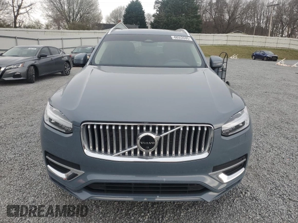 2023 Volvo XC90 Plus z VIN YV40621N9P1927309, wystawiony jako Copart lot #48553595 z przebiegiem 11 876 mil mil oraz Szkoda całkowita • Salvage title. Historia ofert i sprzedaży dostępna na DreamBid. Obrazek 5.