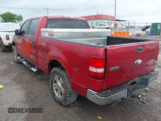 2007 Ford F-150 XLT z VIN 1FTRW14W97FA22564, wystawiony jako IAAI lot #42255757 z przebiegiem 344 371 mil mil oraz . Historia ofert i sprzedaży dostępna na DreamBid. Obrazek 3.