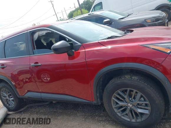2021 Nissan Rogue S z VIN 5N1AT3AAXMC833809, wystawiony jako IAAI lot #42044452 z przebiegiem 60 880 mil mil oraz . Historia ofert i sprzedaży dostępna na DreamBid. Obrazek 14.