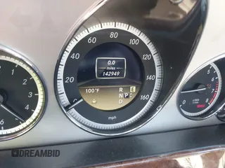 2012 Mercedes-Benz E 350 Luxury z VIN WDDHF5KB5CA629139, wystawiony jako IAAI lot #42360346 z przebiegiem 142 949 mil mil oraz . Historia ofert i sprzedaży dostępna na DreamBid. Obrazek 7.