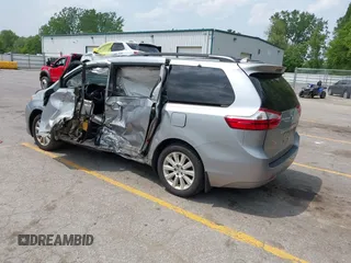2016 Toyota Sienna Limited z VIN 5TDDK3DC4GS139010, wystawiony jako IAAI lot #42377961 z przebiegiem 152 780 mil mil oraz . Historia ofert i sprzedaży dostępna na DreamBid. Obrazek 3.