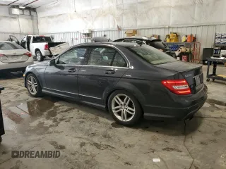 2013 Mercedes-Benz C 250 Sport z VIN WDDGF4HB7DR292456, wystawiony jako Copart lot #66205575 z przebiegiem 201 874 mil mil oraz Czysty tytuł • Clean title. Historia ofert i sprzedaży dostępna na DreamBid. Obrazek 2.