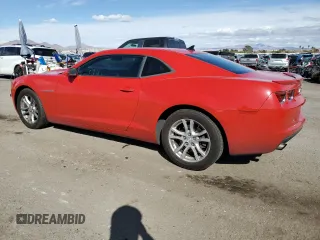 2013 Chevrolet Camaro LS z VIN 2G1FE1E36D9177175, wystawiony jako Copart lot #49398445 z przebiegiem 131 347 mil mil oraz Szkoda całkowita • Salvage title. Historia ofert i sprzedaży dostępna na DreamBid. Obrazek 2.