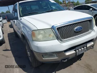 2005 Ford F-150 XLT z VIN 1FTPW14525KC61361, wystawiony jako IAAI lot #42482768 z przebiegiem 260 649 mil mil oraz . Historia ofert i sprzedaży dostępna na DreamBid. Obrazek 6.