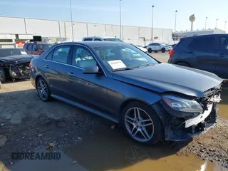 2016 Mercedes-Benz E 350 Sport z VIN WDDHF5KB5GB219750, wystawiony jako IAAI lot #41684373 z przebiegiem 141 595 mil mil oraz . Historia ofert i sprzedaży dostępna na DreamBid. Obrazek 1.