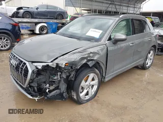 2020 Audi Q3 Premium z VIN WA1AECF30L1052472, wystawiony jako IAAI lot #41886809 z przebiegiem 101 600 mil mil oraz . Historia ofert i sprzedaży dostępna na DreamBid. Obrazek 17.