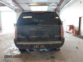 2011 GMC Yukon Denali with VIN 1GKS2EEF2BR258374, listed as a IAAI auction lot 41653820 with 227,468 mi miles. Bid and sale history available at carsss.com. Image 16.