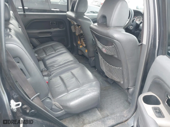 2006 Honda Pilot EX-L with VIN 2HKYF18526H563831, listed as a IAAI auction lot 41255427 with 237,074 mi miles. Bid and sale history available at carsss.com. Image 8.