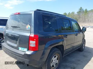 2014 Jeep Patriot Sport with VIN 1C4NJRBB8ED778620, listed as a IAAI auction lot 42021020 with 140,736 mi miles. Bid and sale history available at carsss.com. Image 4.
