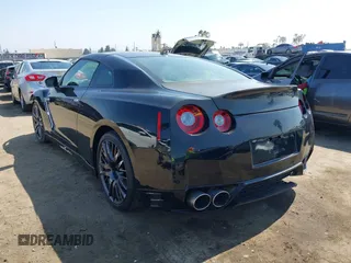 2016 Nissan GT-R Premium с VIN JN1AR5EF8GM290918, выставлен на аукционе IAAI как лот 42476340 с пробегом 23 667 миль миль и . История ставок и продаж доступна на DreamBid. Изображение 3.