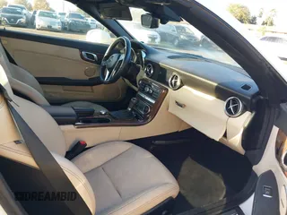 2015 Mercedes-Benz SLK-Class SLK 250 with VIN WDDPK4HA8FF111565, listed as a IAAI auction lot 41091420 with 37,873 mi miles. Bid and sale history available at carsss.com. Image 5.