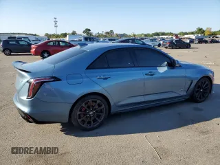 2023 Cadillac CT4-V Blackwing z VIN 1G6DL5RP8P0460283, wystawiony jako Copart lot #69396234 z przebiegiem 15 698 mil mil oraz Szkody całkowita. Historia ofert i sprzedaży dostępna na DreamBid. Obrazek 3.