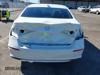 2022 Honda Civic Sedan LX with VIN 2HGFE2F26NH545818, listed as a IAAI auction lot 41817630 with 28,650 mi miles. Bid and sale history available at carsss.com. Image 6.
