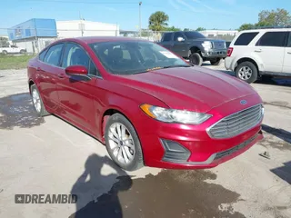 2020 Ford Fusion SE with VIN 3FA6P0HD3LR122326, listed as a IAAI auction lot 41695066 with 31,506 mi miles. Bid and sale history available at carsss.com. Image 1.