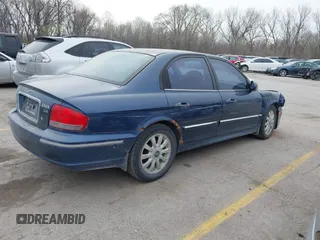 2003 Hyundai Sonata GLS with VIN KMHWF35H63A826340, listed as a IAAI auction lot 41884050 with 204,874 mi miles. Bid and sale history available at carsss.com. Image 4.