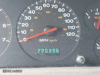 2001 Jeep Grand Cherokee Laredo with VIN 1J4GW48S51C739725, listed as a IAAI auction lot 41800431 with 220,396 mi miles. Bid and sale history available at carsss.com. Image 15.