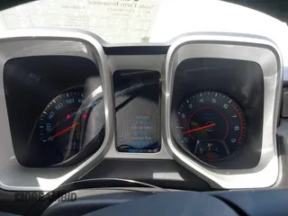 2015 Chevrolet Camaro SS z VIN 2G1FJ1EW8F9105046, wystawiony jako IAAI lot #42306850 z przebiegiem 59 861 mil mil oraz . Historia ofert i sprzedaży dostępna na DreamBid. Obrazek 7.