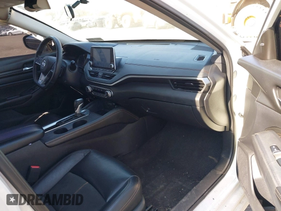 2019 Nissan Altima 2.5 SR with VIN 1N4BL4CV4KC204791, listed as a IAAI auction lot 41784484 with 80,012 mi miles. Bid and sale history available at carsss.com. Image 5.