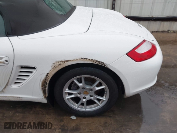 2006 Porsche Boxster с VIN WP0CA29866U710858, выставлен на аукционе IAAI как лот 41531596 с пробегом 131 849 миль миль и . История ставок и продаж доступна на DreamBid. Изображение 19.