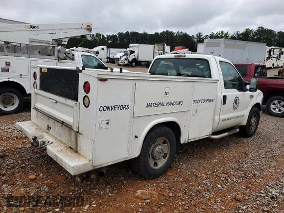 2006 Ford F-250 z VIN 1FDNF20506EC75421, wystawiony jako Copart lot #58069295 z przebiegiem 176 547 mil mil oraz Szkoda całkowita • Salvage title. Historia ofert i sprzedaży dostępna na DreamBid. Obrazek 3.