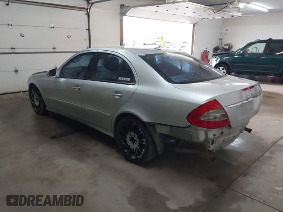 2007 Mercedes-Benz E-Class 3.5L with VIN WDBUF87X77B167115, listed as a IAAI auction lot 41721446 with 184,721 mi miles. Bid and sale history available at carsss.com. Image 3.