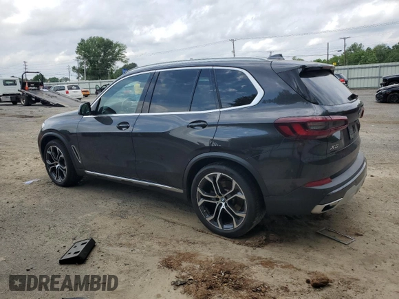 2021 BMW X5 xDrive40i z VIN 5UXCR6C0XM9E79726, wystawiony jako Copart lot #53889335 z przebiegiem 64 221 mil mil oraz Szkoda całkowita • Salvage title. Historia ofert i sprzedaży dostępna na DreamBid. Obrazek 2.