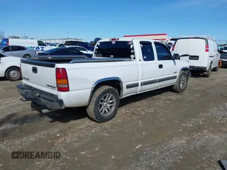 2001 Chevrolet Silverado 1500 LT with VIN 1GCEC19T01Z152616, listed as a IAAI auction lot 41454877 with 208,347 mi miles. Bid and sale history available at carsss.com. Image 4.