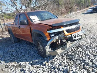 2005 Chevrolet Colorado LS Z71 with VIN 1GCDT196358154331, listed as a IAAI auction lot 41499278 with 206,215 mi miles. Bid and sale history available at carsss.com. Image 1.