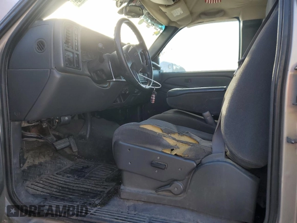 2004 GMC Sierra 1500 SLT z VIN 2GTEK19T341363891, wystawiony jako Copart lot #54883845 z przebiegiem Nie podano mil oraz Nie do naprawy • Non repairable. Historia ofert i sprzedaży dostępna na DreamBid. Obrazek 7.