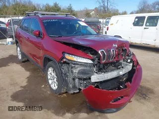 2014 Jeep Cherokee Latitude with VIN 1C4PJLCB1EW208600, listed as a IAAI auction lot 41732264 with 84,718 mi miles. Bid and sale history available at carsss.com. Image 6.
