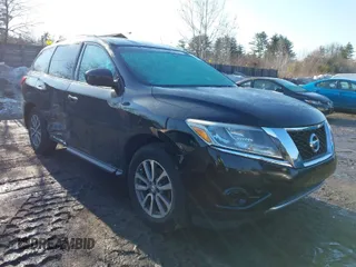 2014 Nissan Pathfinder Platinum with VIN 5N1AR2MM8EC613648, listed as a IAAI auction lot 41760915 with 132,330 mi miles and . Bid and sale history available at carsss.com. Image 1.