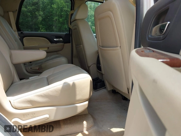 2008 Chevrolet Tahoe LTZ с VIN 1GNFC13J38R248270, выставлен на аукционе IAAI как лот 42403526 с пробегом 216 031 миль миль и . История ставок и продаж доступна на DreamBid. Изображение 8.