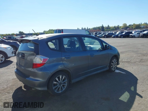 2013 Honda Fit Sport with VIN JHMGE8H58DC045219, listed as a IAAI auction lot 42057466 with 121,837 mi miles. Bid and sale history available at carsss.com. Image 4.
