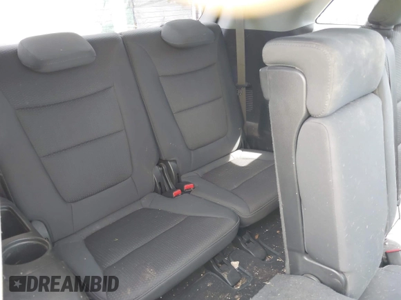 2011 Kia Sorento LX with VIN 5XYKT4A1XBG063246, listed as a IAAI auction lot 42019664 with 264,937 mi miles. Bid and sale history available at carsss.com. Image 8.