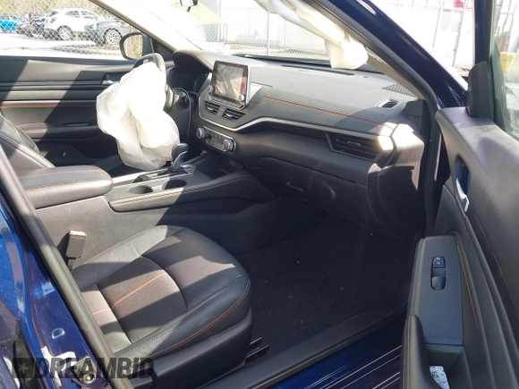 2022 Nissan Altima 2.5 SR with VIN 1N4BL4CV2NN382935, listed as a IAAI auction lot 41667060 with 60,915 mi miles. Bid and sale history available at carsss.com. Image 5.
