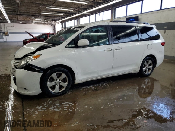 2016 Toyota Sienna LE AAS z VIN 5TDKK3DCXGS713844, wystawiony jako Copart lot #63814045 z przebiegiem 197 484 mil mil oraz Czysty tytuł • Clean title. Historia ofert i sprzedaży dostępna na DreamBid. Obrazek 1.
