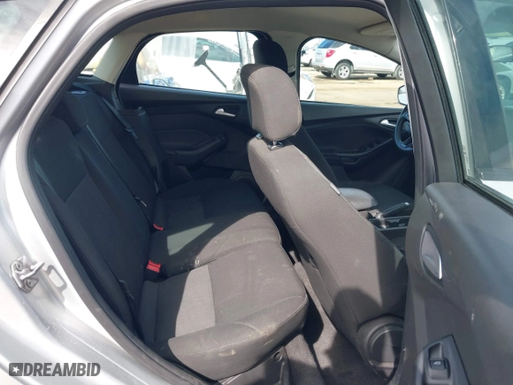 2016 Ford Focus SE with VIN 1FADP3K24GL254645, listed as a IAAI auction lot 41725276 with 117,645 mi miles. Bid and sale history available at carsss.com. Image 8.