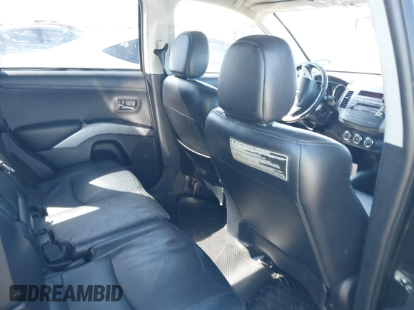 2011 Mitsubishi Outlander XLS z VIN JA4JS4AX6BU021376, wystawiony jako IAAI lot #41726427 z przebiegiem 121 460 mil mil oraz . Historia ofert i sprzedaży dostępna na DreamBid. Obrazek 8.