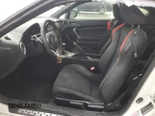2013 Scion FR-S z VIN JF1ZNAA16D1708488, wystawiony jako Copart lot #56682625 z przebiegiem 117 846 mil mil oraz Szkoda całkowita • Salvage title. Historia ofert i sprzedaży dostępna na DreamBid. Obrazek 7.