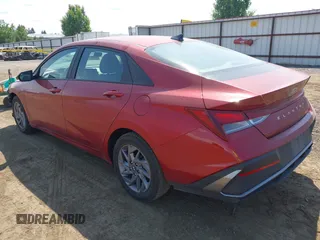 2024 Hyundai Elantra SEL z VIN KMHLM4DG5RU653537, wystawiony jako IAAI lot #42433134 z przebiegiem 37 478 mil mil oraz . Historia ofert i sprzedaży dostępna na DreamBid. Obrazek 3.