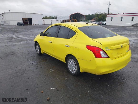2012 Nissan Versa SV with VIN 3N1CN7AP9CL852473, listed as a IAAI auction lot 40433182 with 87,810 mi miles. Bid and sale history available at carsss.com. Image 3.