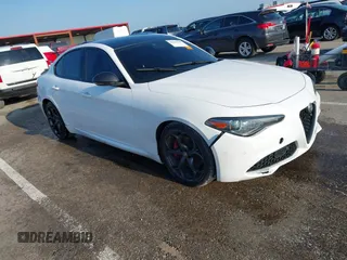 2019 Alfa Romeo Giulia Ti Sport с VIN ZARFAMBN6K7601016, выставлен на аукционе IAAI как лот 42109097 с пробегом 88 651 миль миль и . История ставок и продаж доступна на DreamBid. Изображение 1.