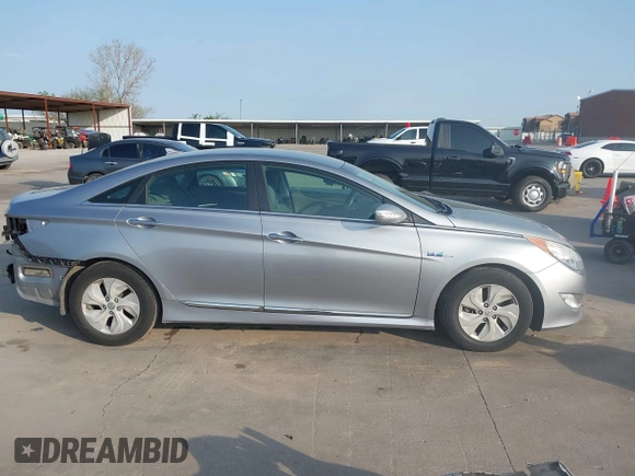 2014 Hyundai Sonata Hybrid Limited with VIN KMHEC4A41EA117315, listed as a IAAI auction lot 41922246 with 173,903 mi miles. Bid and sale history available at carsss.com. Image 14.