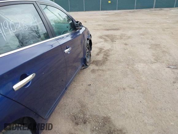 2016 Nissan Sentra SV with VIN 3N1AB7AP4GY262027, listed as a IAAI auction lot 41902879 with 61,449 mi miles and . Bid and sale history available at DreamBid. Image 6.