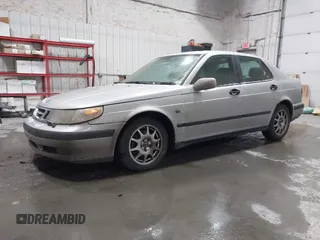 2001 Saab 9-5 with VIN YS3ED48E913024520, listed as a IAAI auction lot 41547440 with 154,615 mi miles. Bid and sale history available at carsss.com. Image 2.