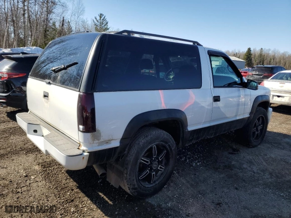 1998 Chevrolet Tahoe with VIN 3GNEK18R6WG128702, listed as a Copart auction lot 49961445 with 154,187 mi miles and Clean Title. Bid and sale history available at carsss.com. Image 3.