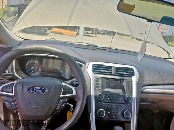 2015 Ford Fusion SE z VIN 3FA6P0H76FR282568, wystawiony jako Copart lot #62422615 z przebiegiem 142 311 mil mil oraz Czysty tytuł • Clean title. Historia ofert i sprzedaży dostępna na DreamBid. Obrazek 9.