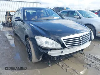 2007 Mercedes-Benz S 550 z VIN WDDNG86X87A089959, wystawiony jako IAAI lot #41668986 z przebiegiem 170 800 mil mil oraz . Historia ofert i sprzedaży dostępna na DreamBid. Obrazek 1.